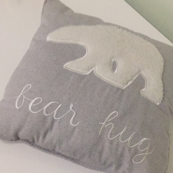 CUSHION + INSERT POLAR BEAR HUG GREY | embroidery - Picture 3 of 10